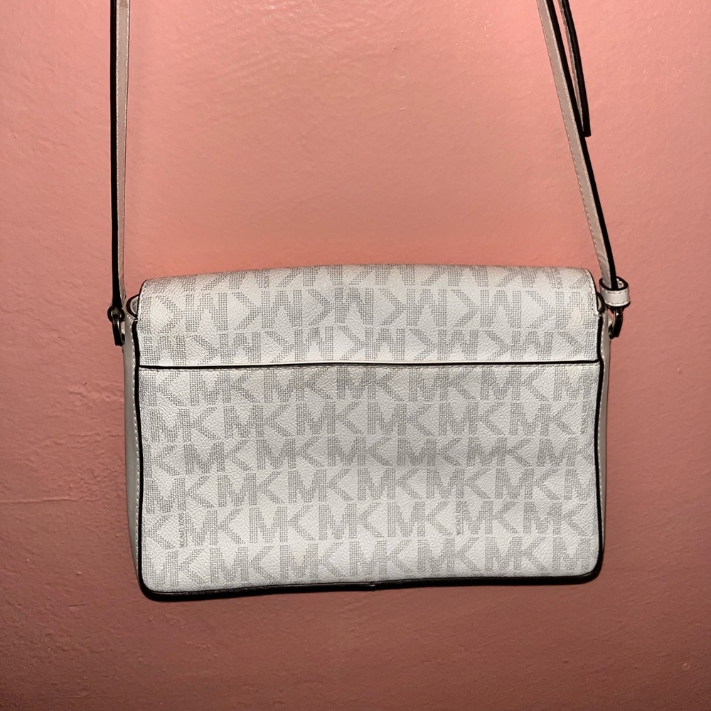 White Michael Kors purse - Picture 3 of 8